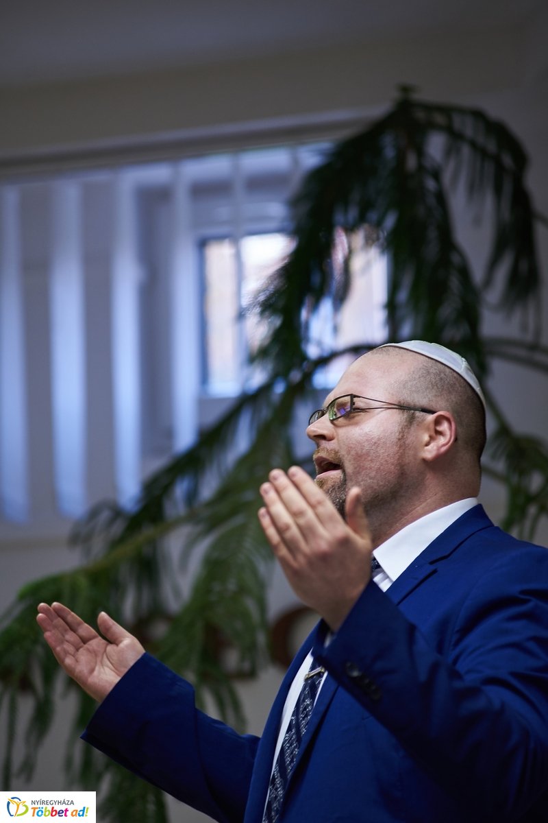 Közös gyökereink és a megváltás fénye - 2019