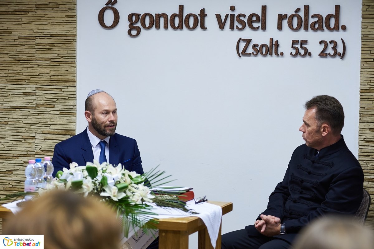 Közös gyökereink és a megváltás fénye - 2019