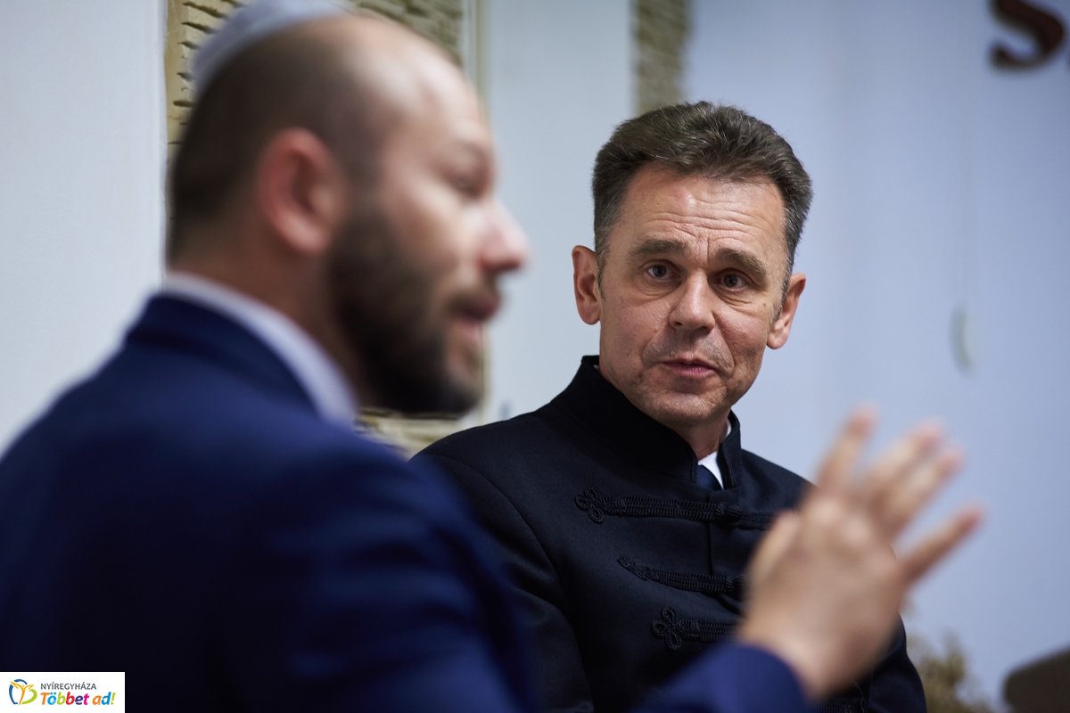 Közös gyökereink és a megváltás fénye - 2019