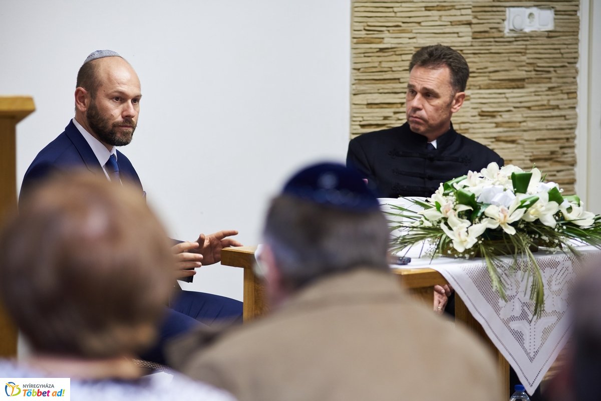 Közös gyökereink és a megváltás fénye - 2019