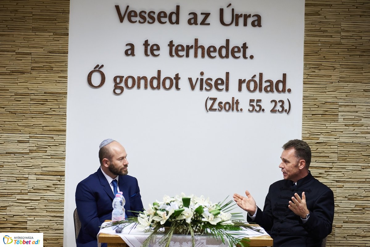 Közös gyökereink és a megváltás fénye - 2019