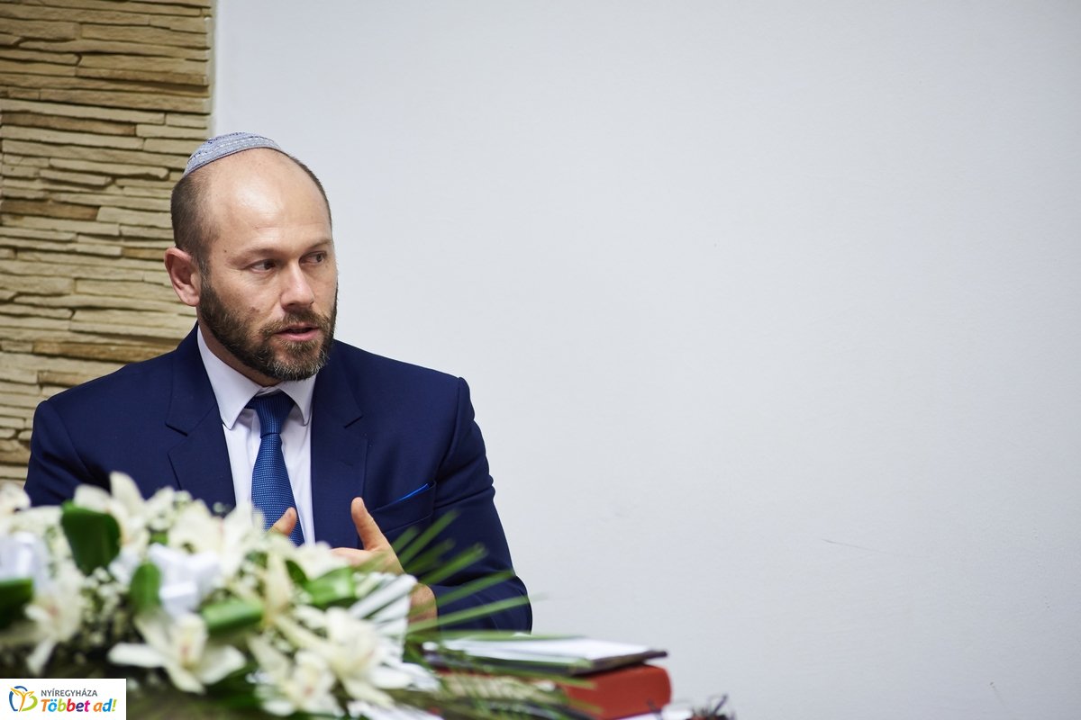 Közös gyökereink és a megváltás fénye - 2019