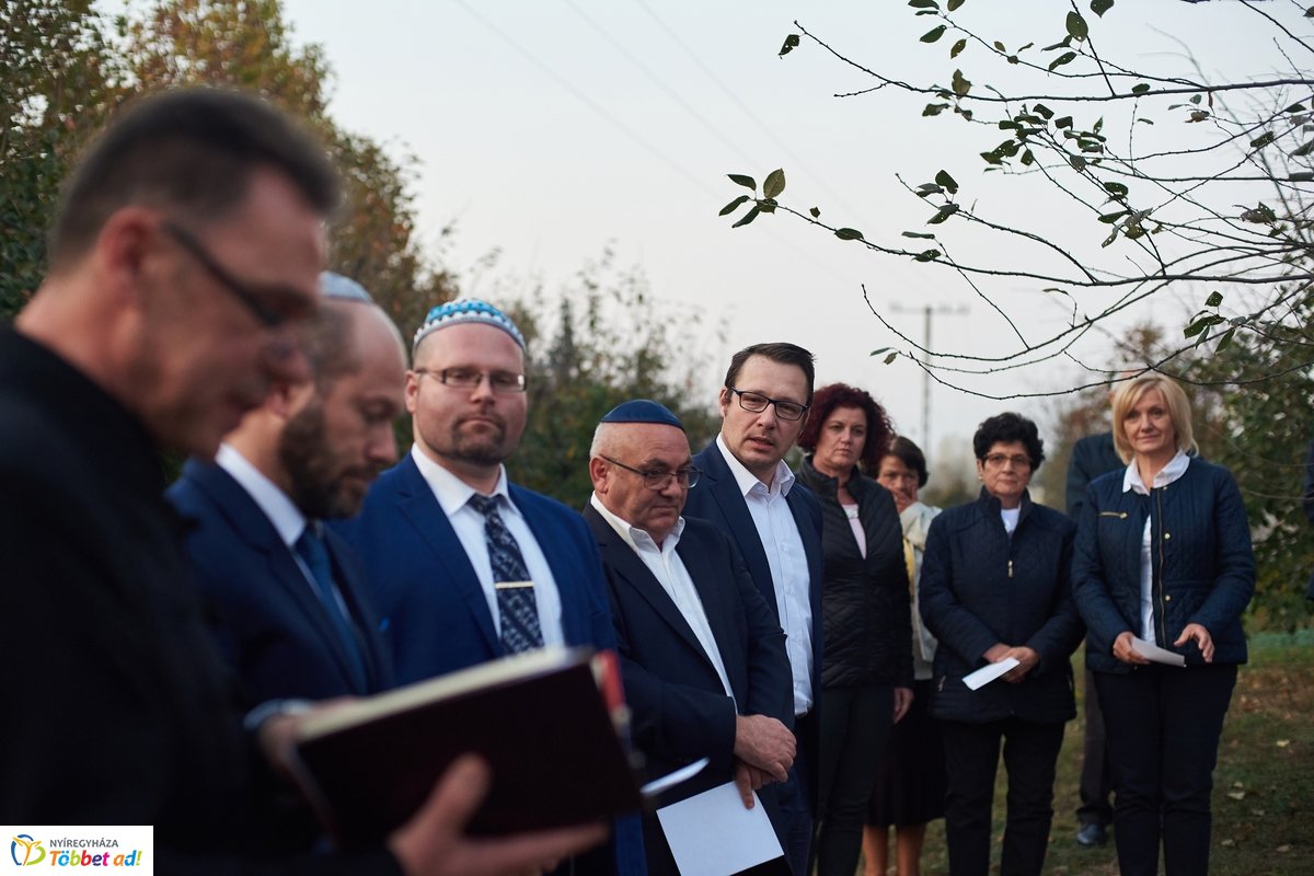 Közös gyökereink és a megváltás fénye - 2019