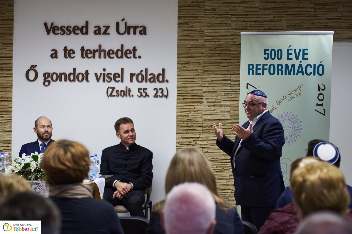 Közös gyökereink és a megváltás fénye - 2019