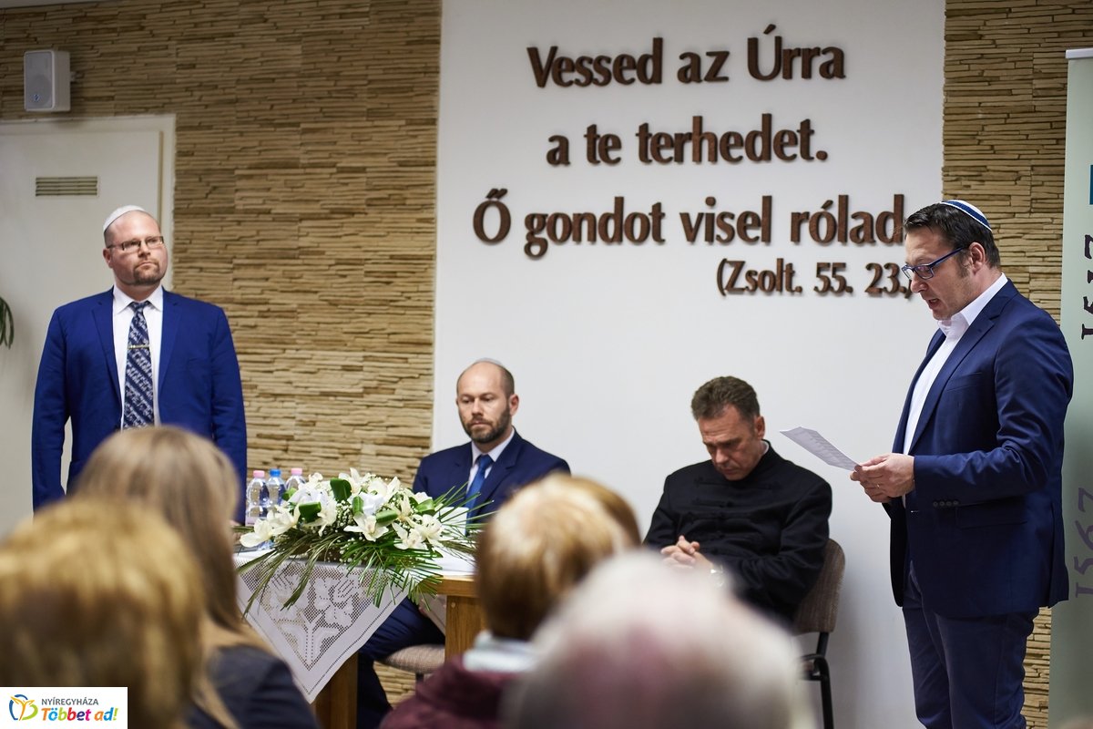 Közös gyökereink és a megváltás fénye - 2019