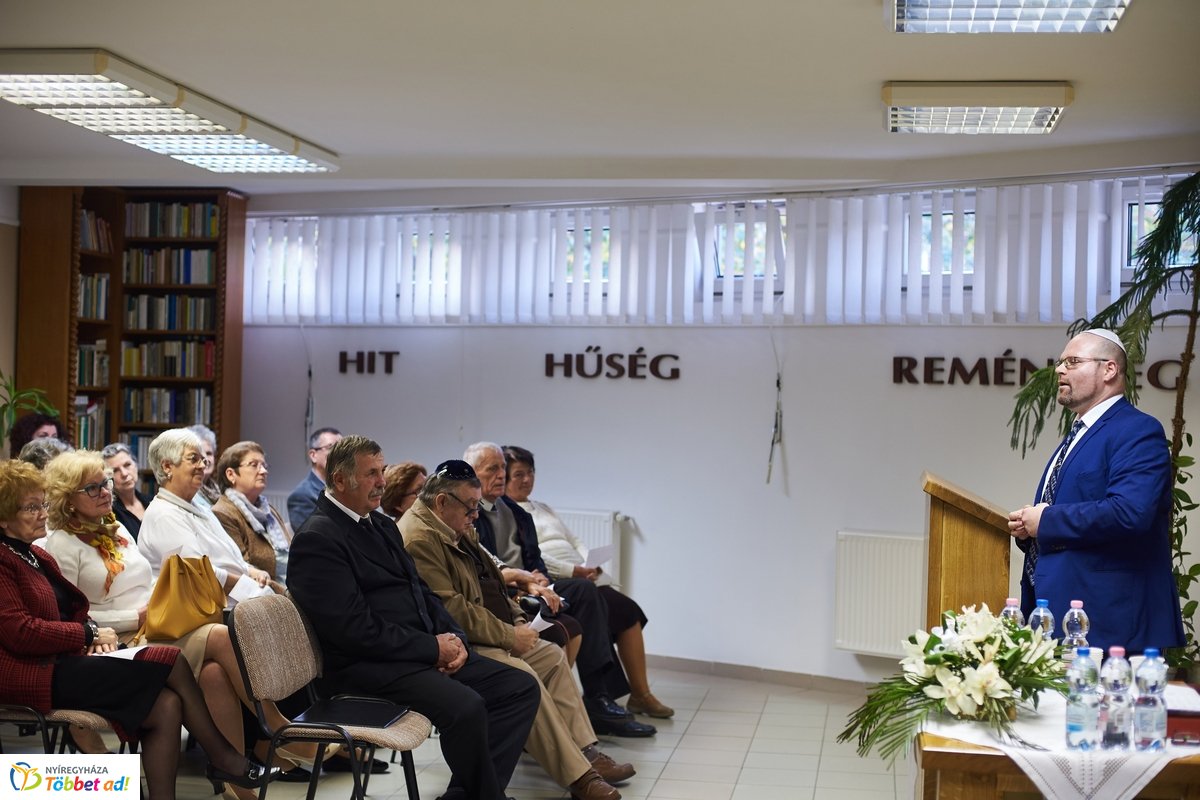 Közös gyökereink és a megváltás fénye - 2019