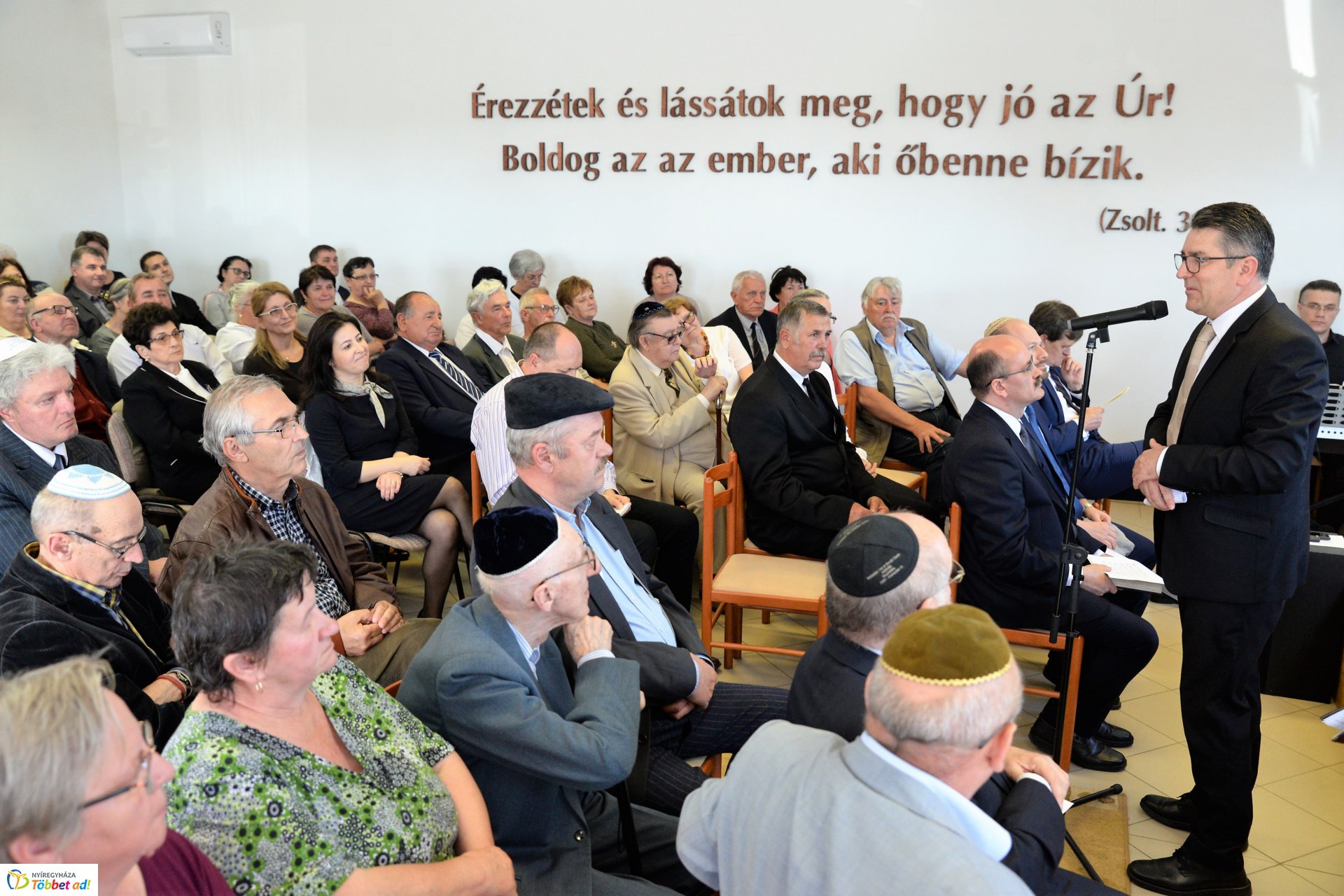 "Közös gyökereink és a megváltás fénye"