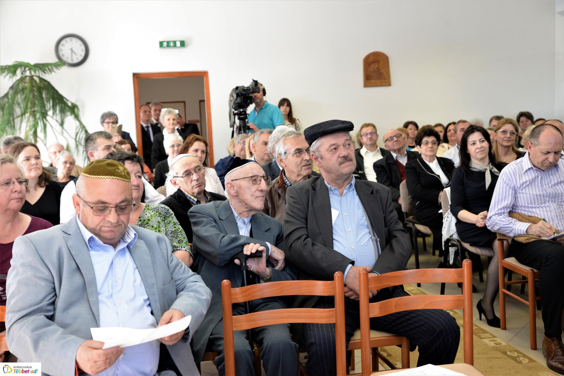 "Közös gyökereink és a megváltás fénye"