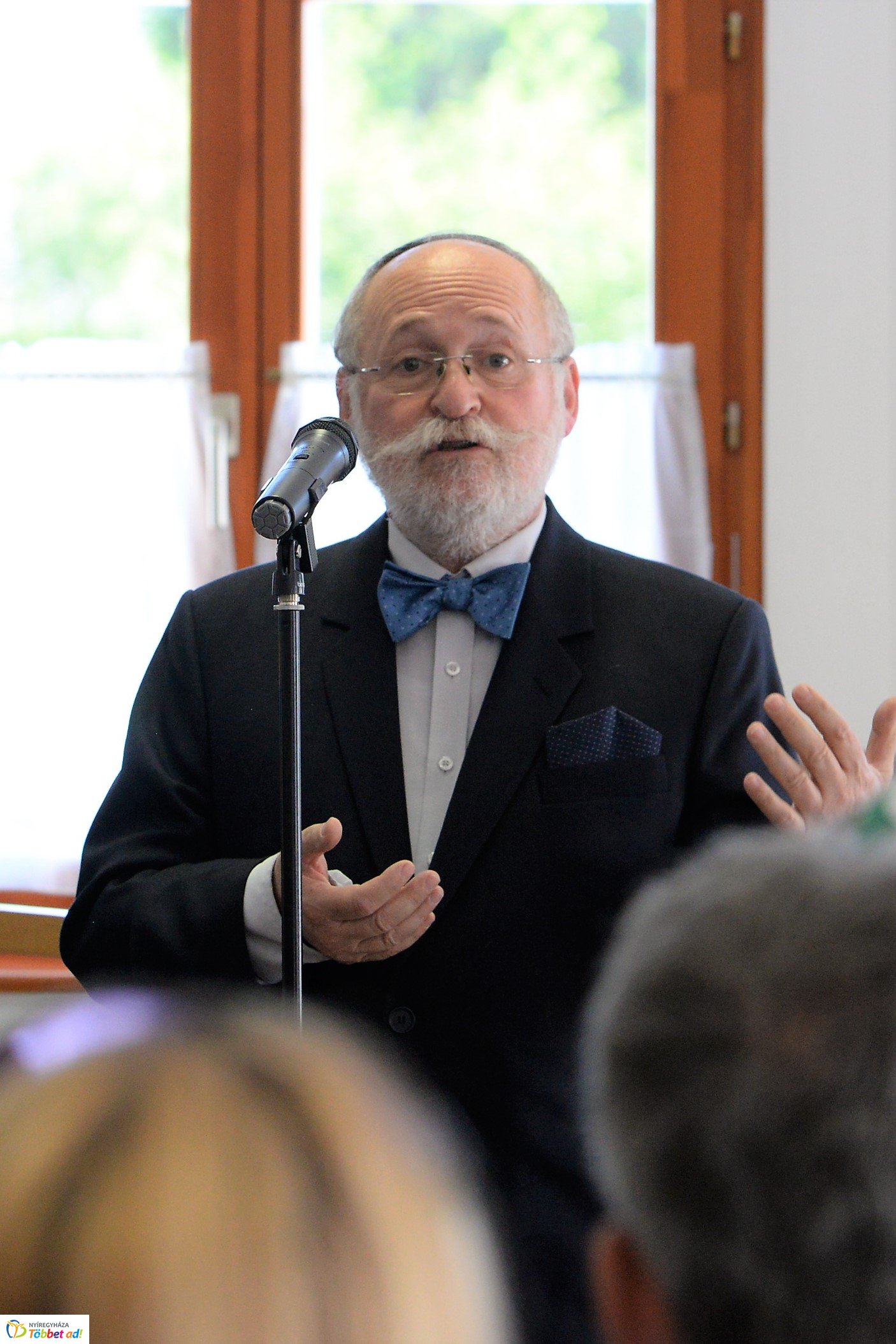 "Közös gyökereink és a megváltás fénye"