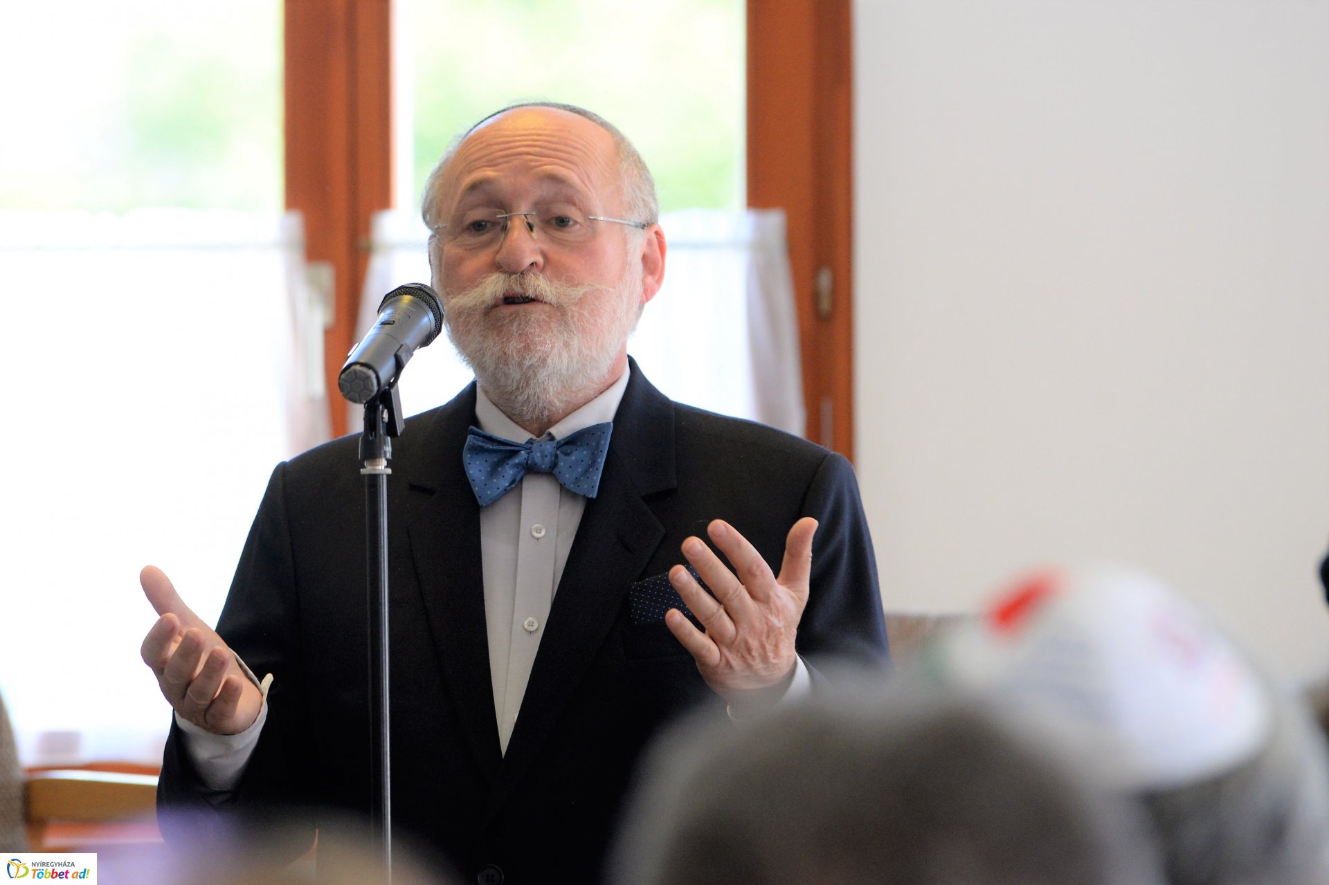 "Közös gyökereink és a megváltás fénye"