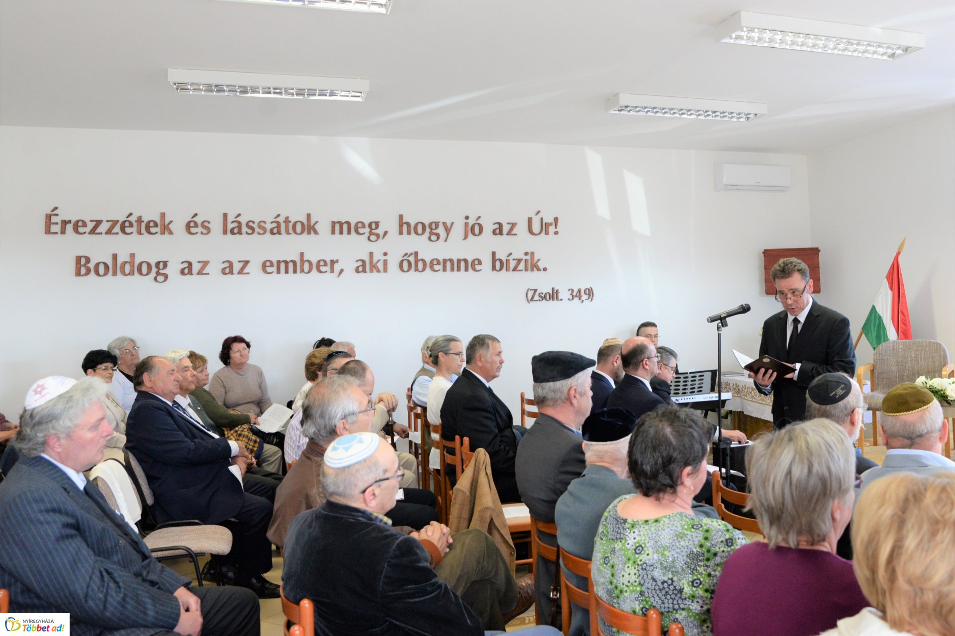 "Közös gyökereink és a megváltás fénye"