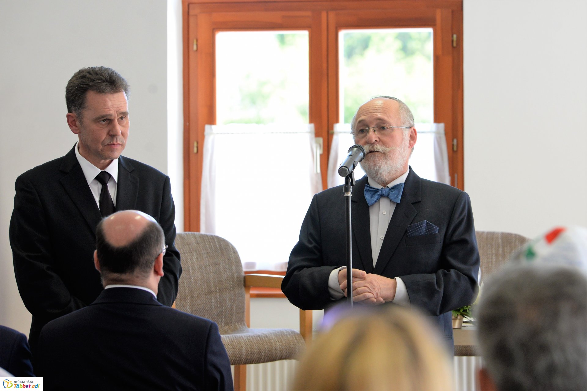 "Közös gyökereink és a megváltás fénye"