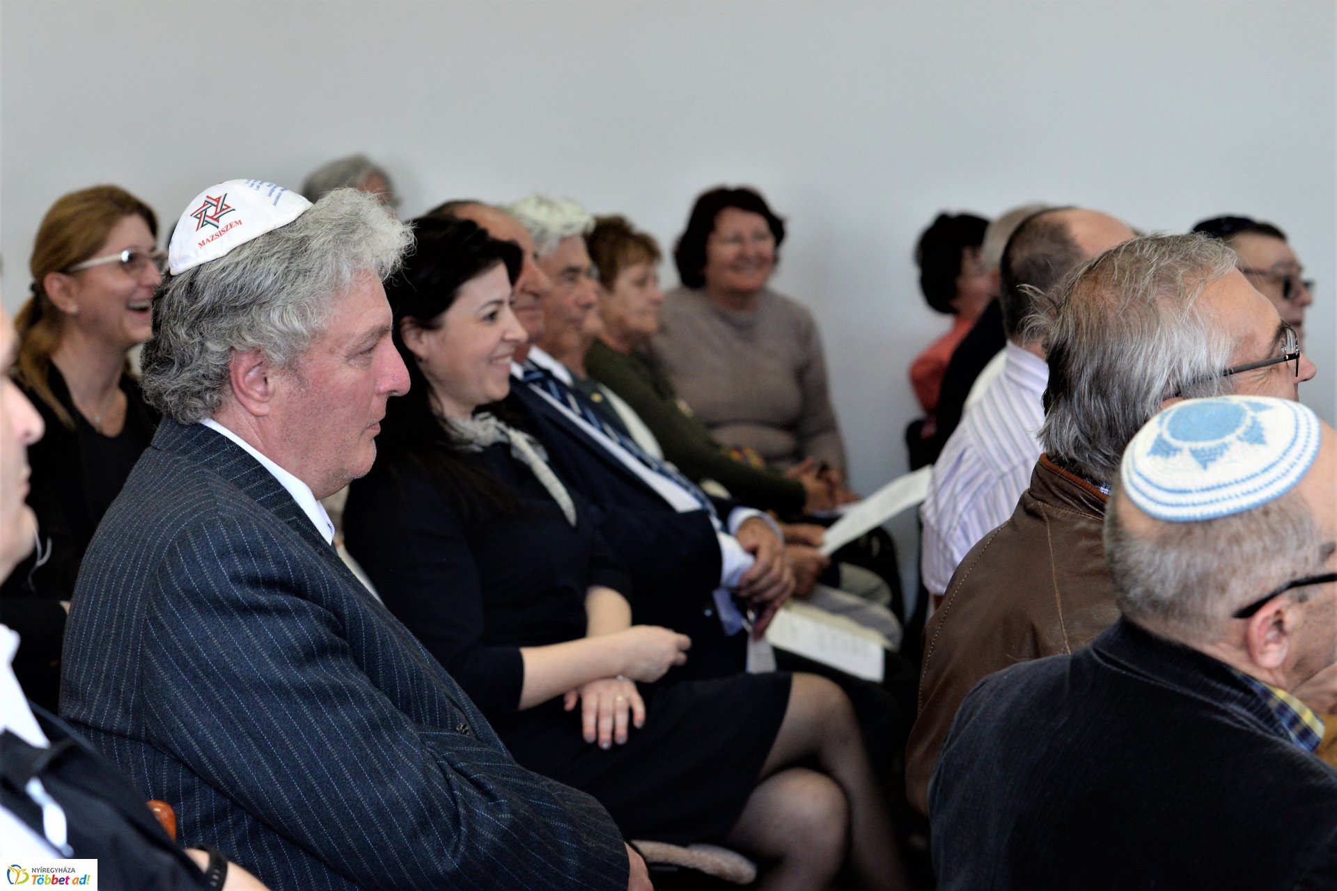 "Közös gyökereink és a megváltás fénye"