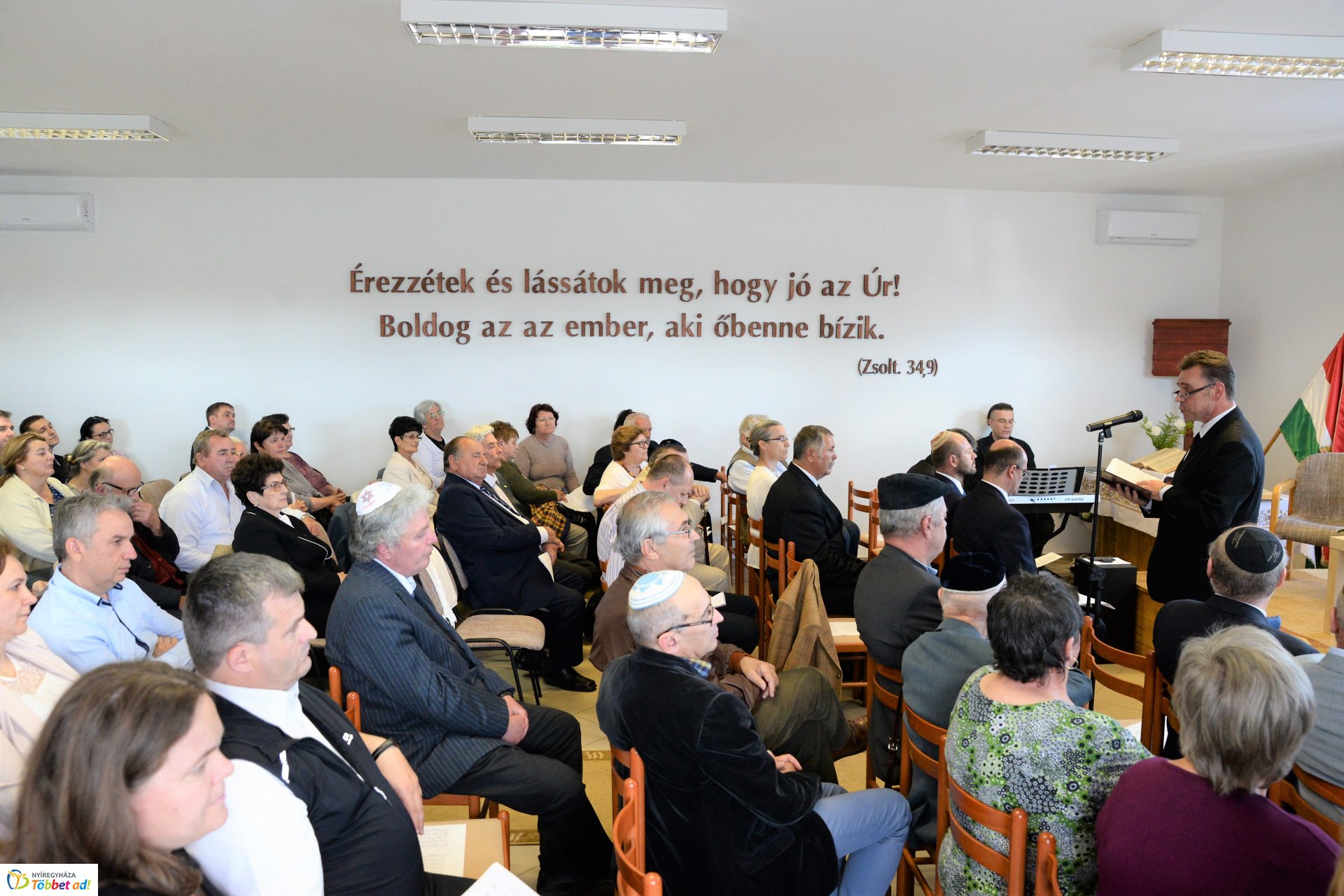 "Közös gyökereink és a megváltás fénye"