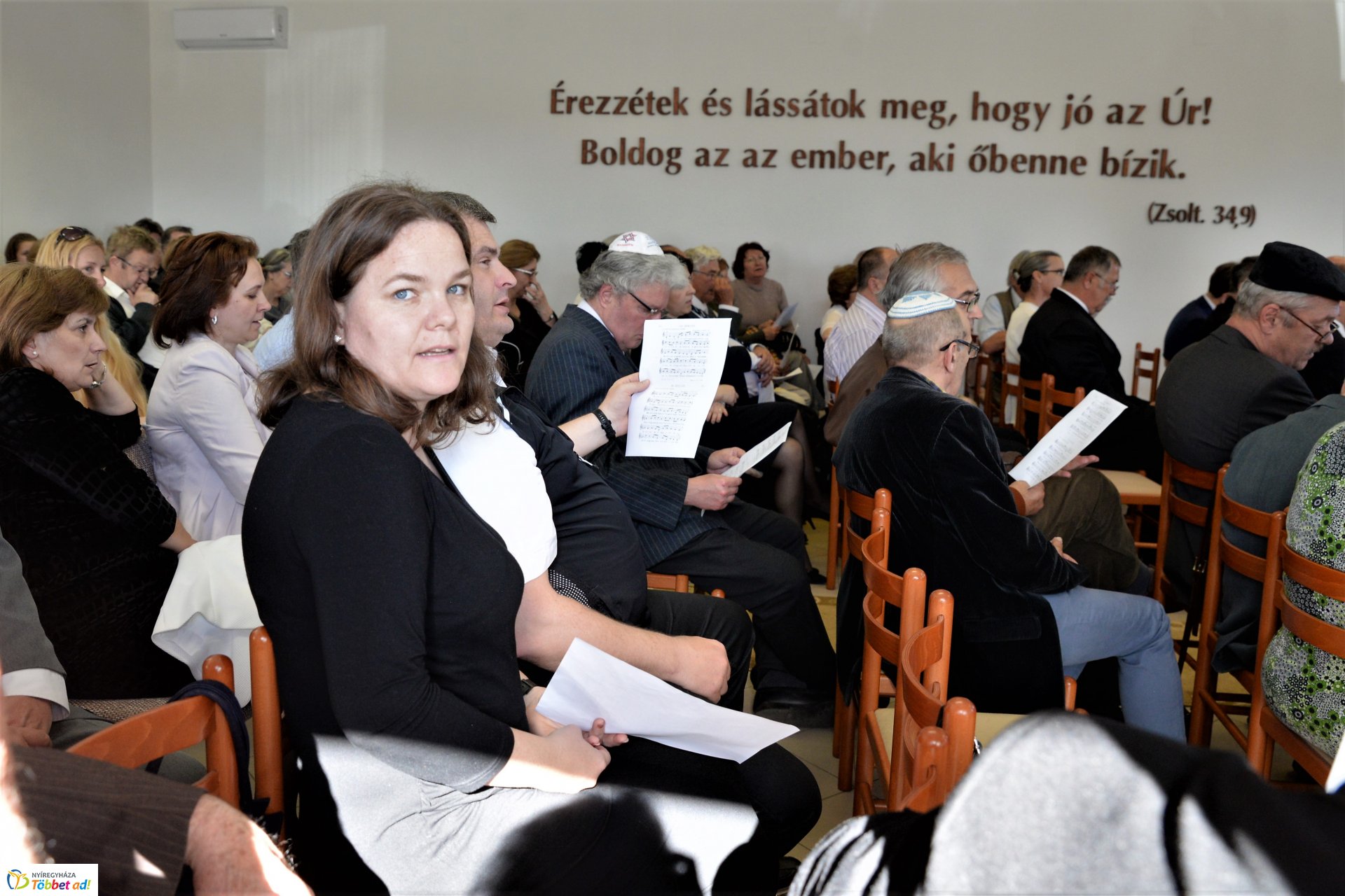 "Közös gyökereink és a megváltás fénye"