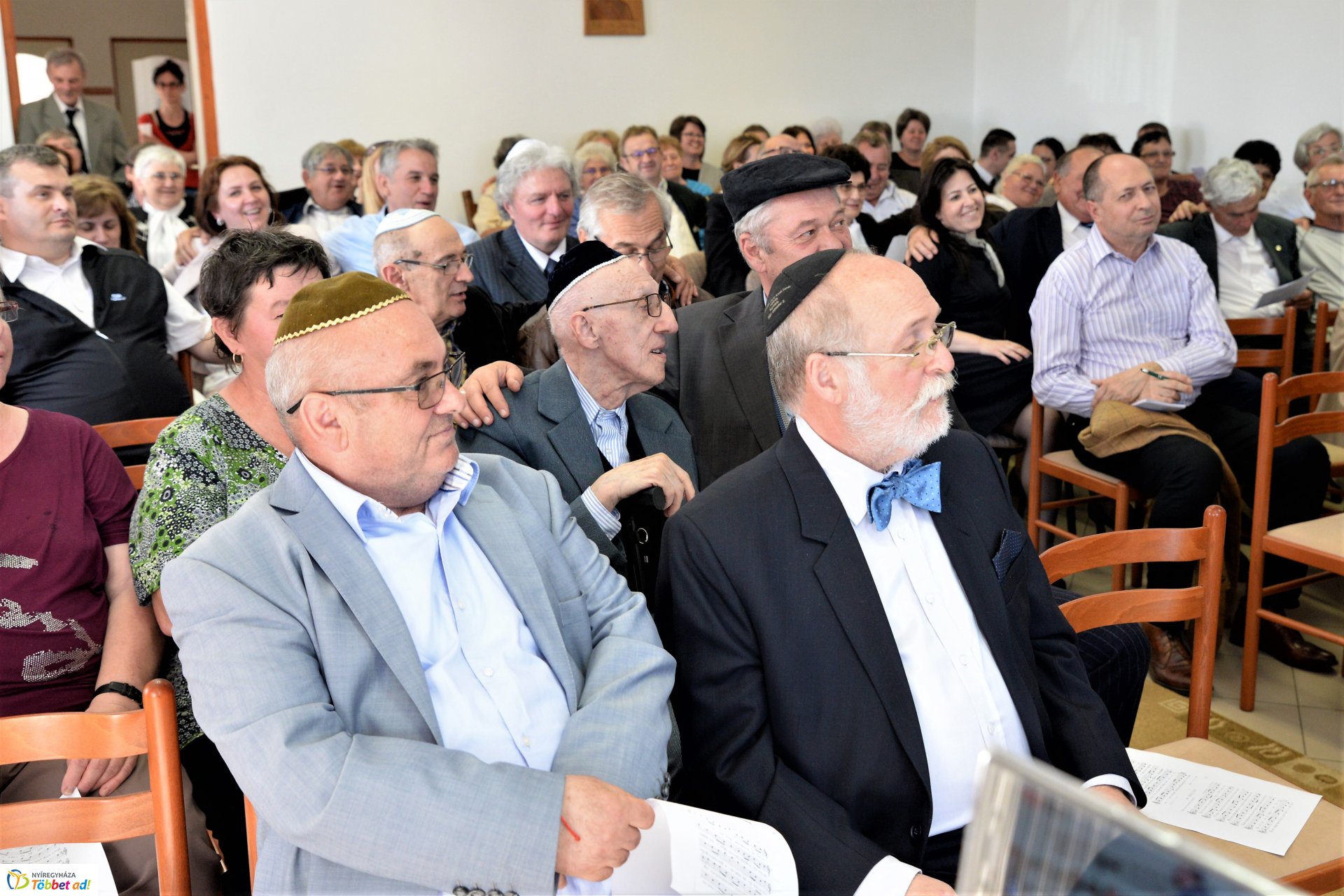 "Közös gyökereink és a megváltás fénye"