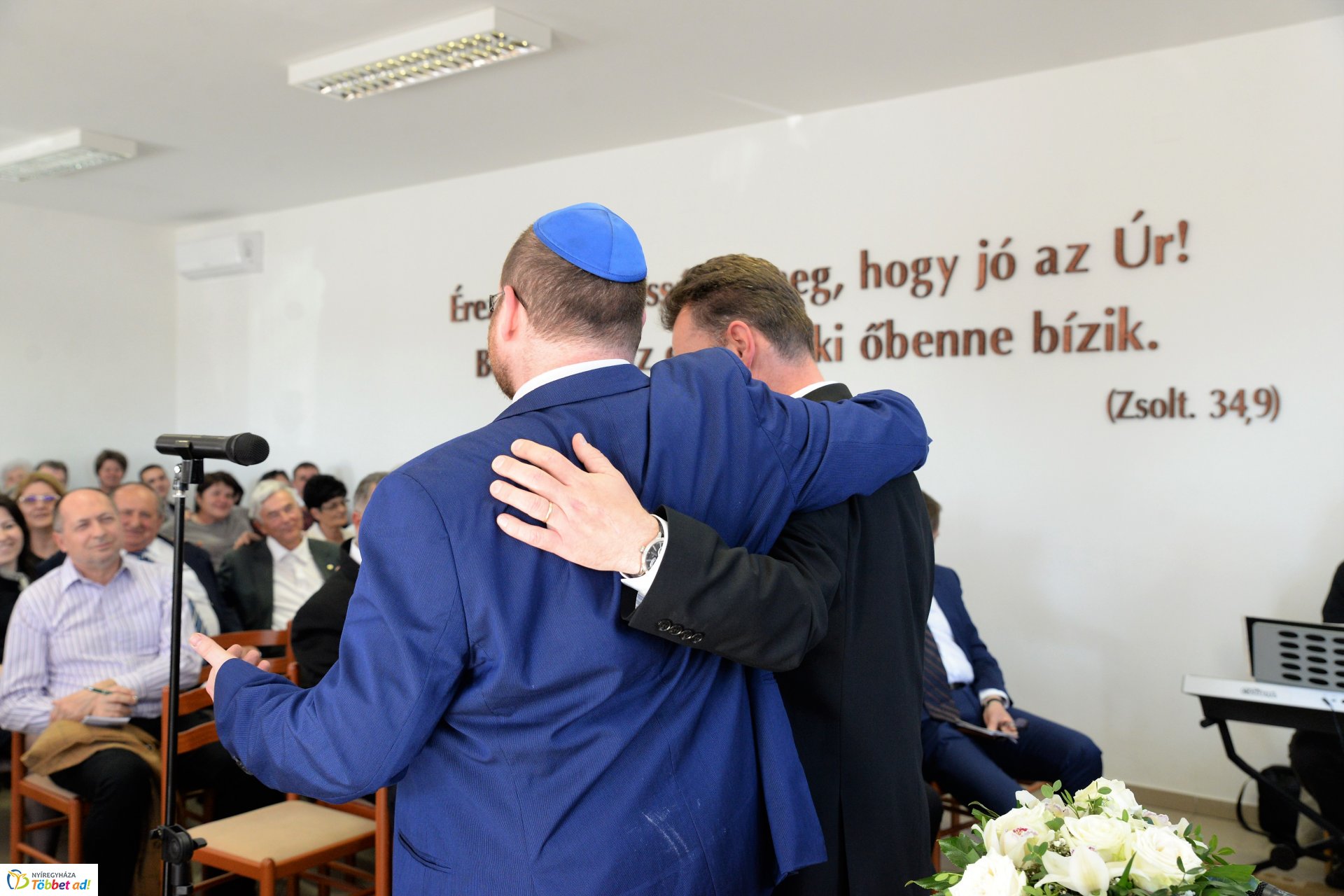 "Közös gyökereink és a megváltás fénye"