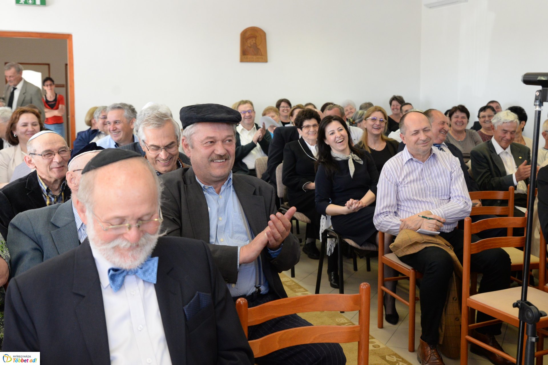 "Közös gyökereink és a megváltás fénye"