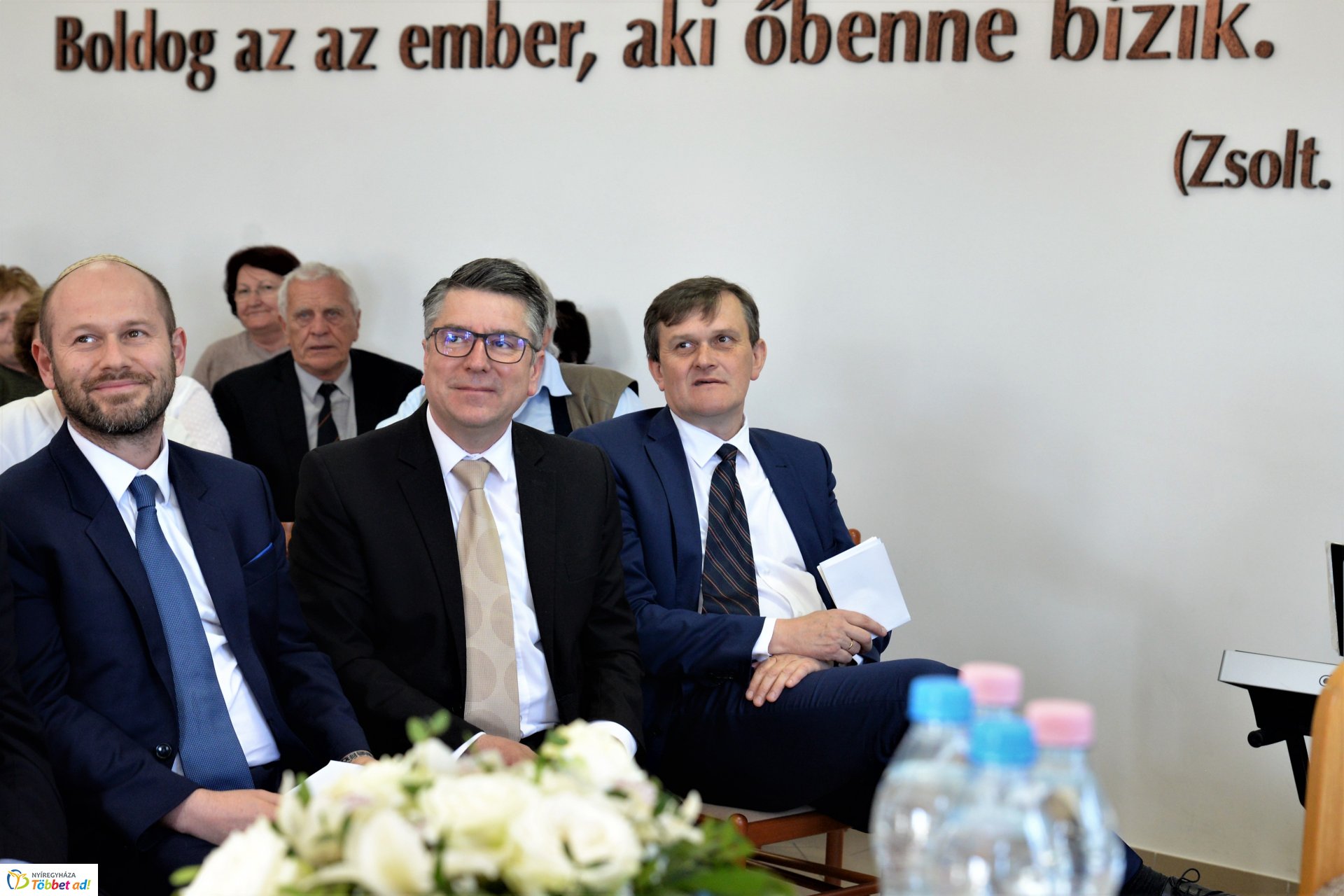 "Közös gyökereink és a megváltás fénye"