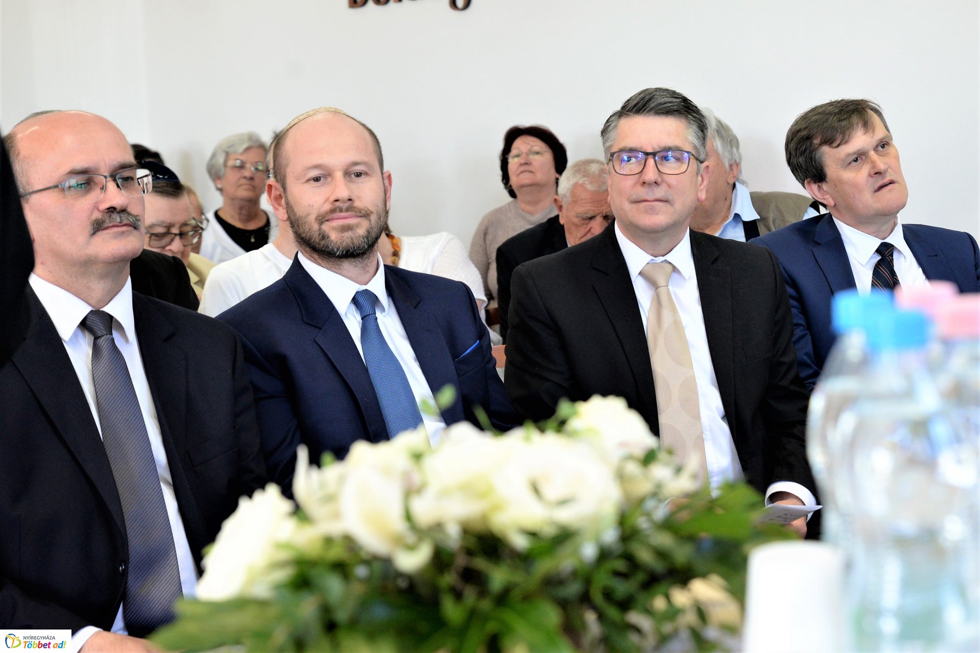 "Közös gyökereink és a megváltás fénye"