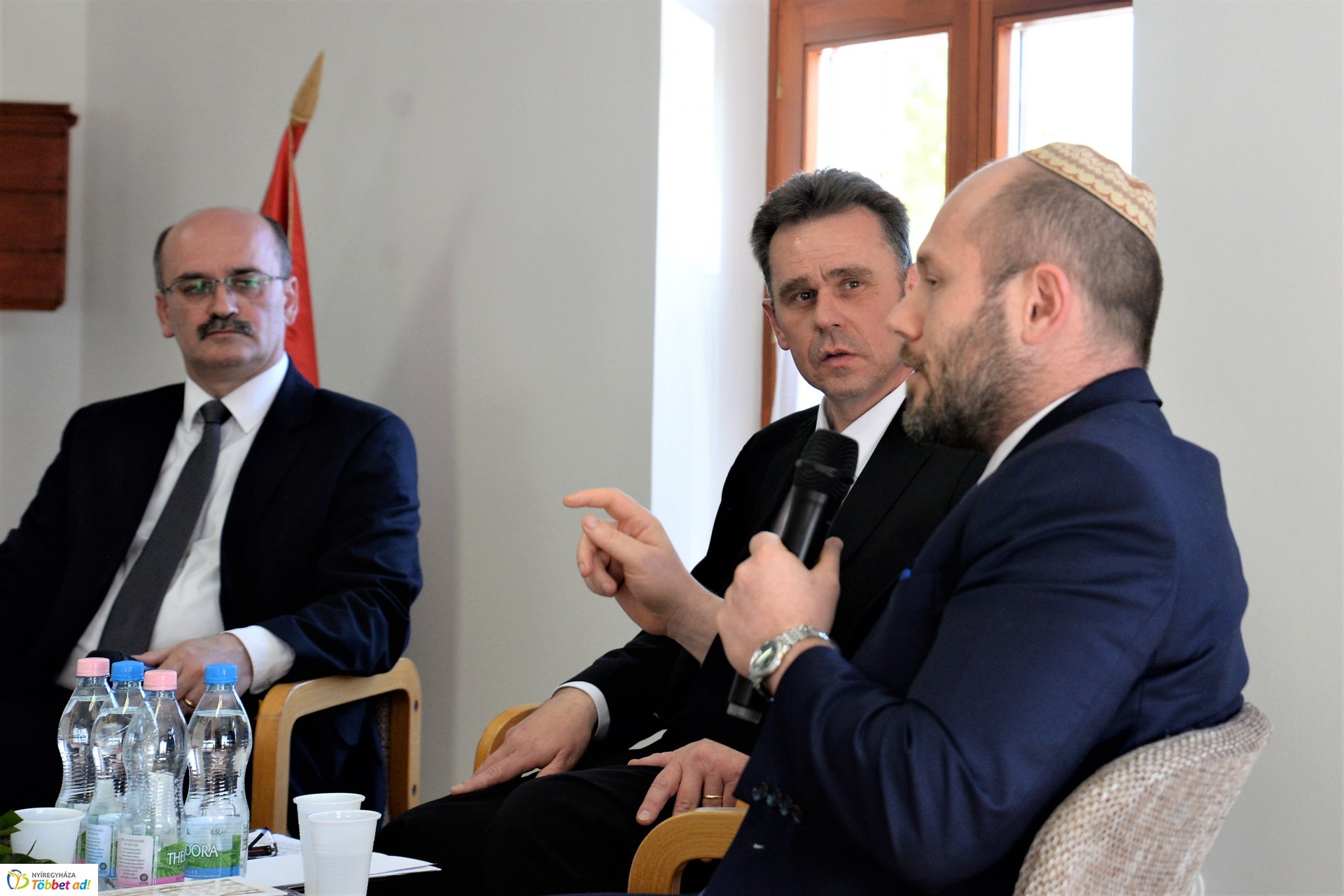 "Közös gyökereink és a megváltás fénye"