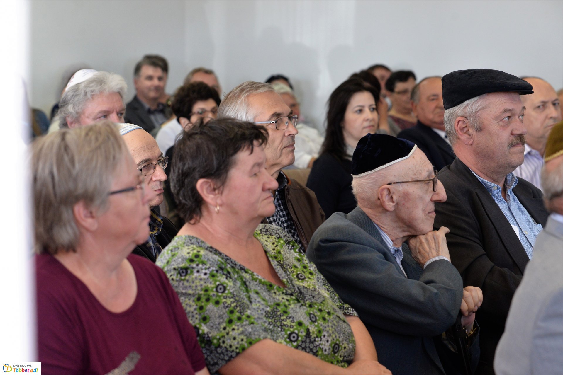 "Közös gyökereink és a megváltás fénye"
