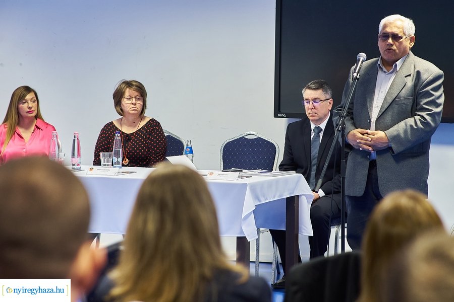 Közösen a kiútért - záró konferencia