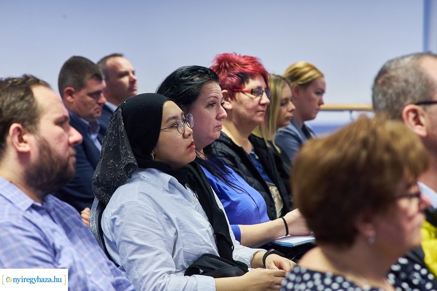 Közösen a kiútért - záró konferencia