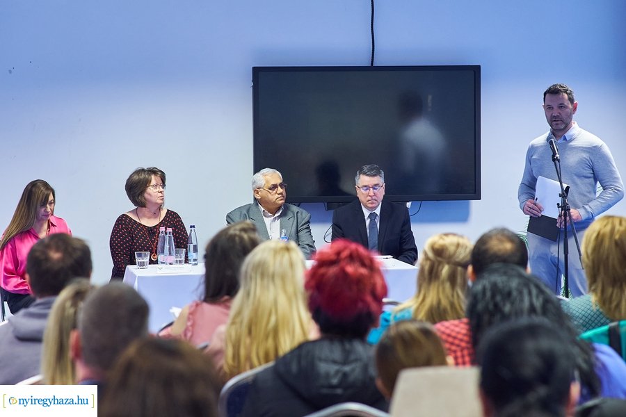 Közösen a kiútért - záró konferencia