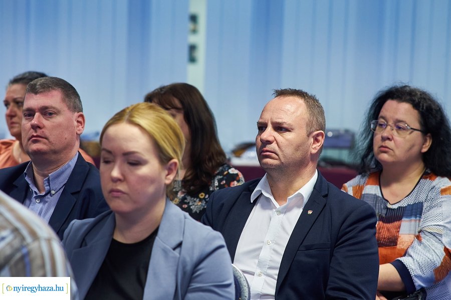 Közösen a kiútért - záró konferencia