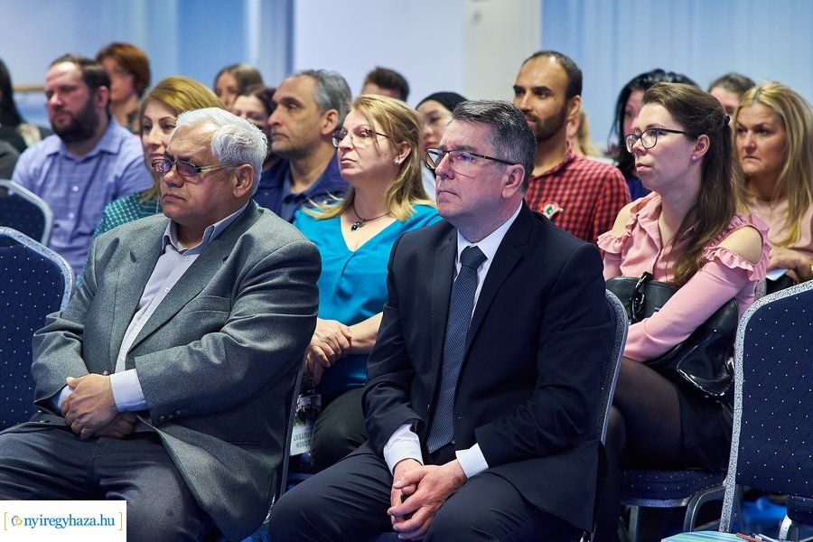 Közösen a kiútért - záró konferencia