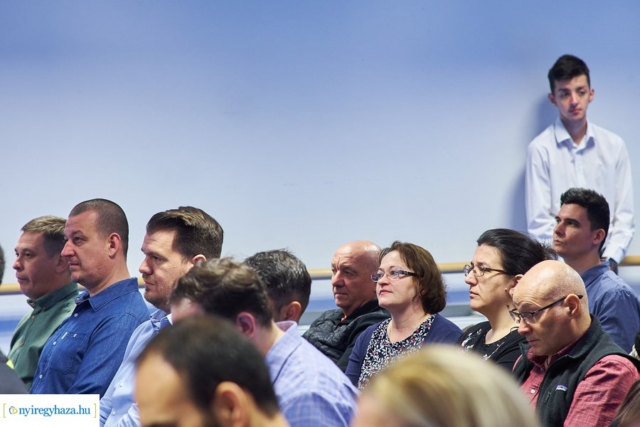 Közösen a kiútért - záró konferencia