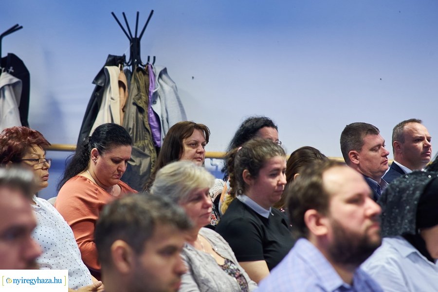 Közösen a kiútért - záró konferencia