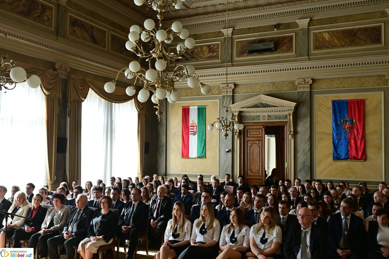 Központi ballagás Nyíregyházán 2025 áprilisában