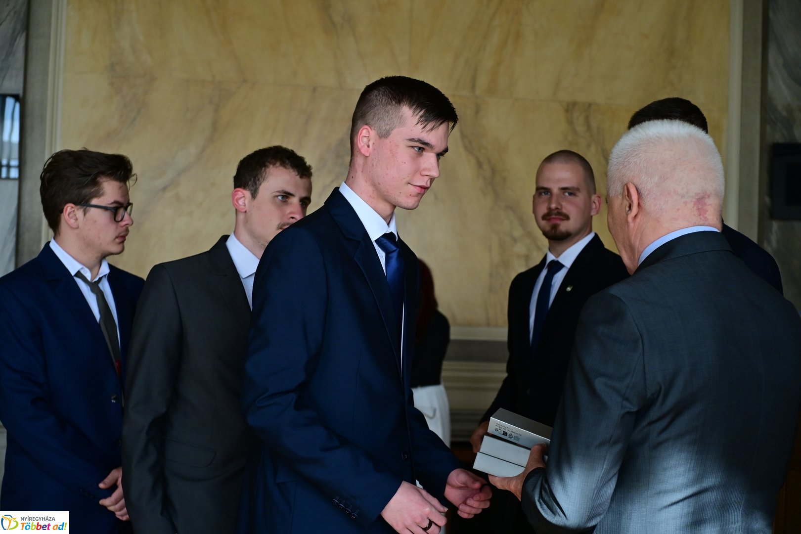 Központi ballagás Nyíregyházán 2025 áprilisában