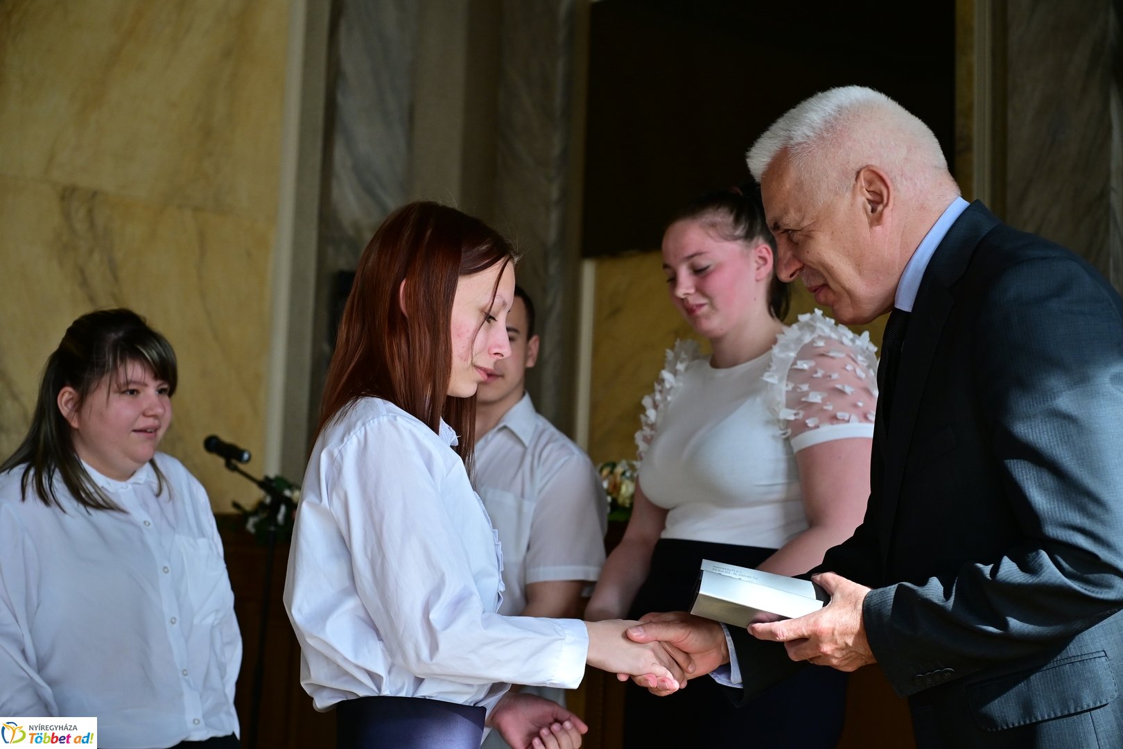 Központi ballagás Nyíregyházán 2025 áprilisában