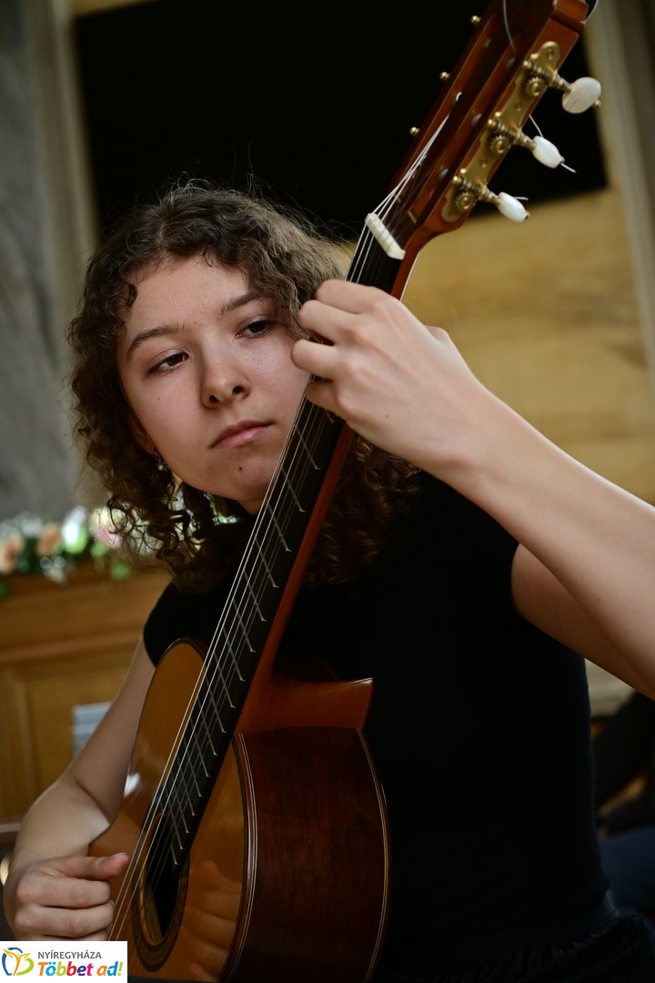 Központi ballagás Nyíregyházán 2025 áprilisában