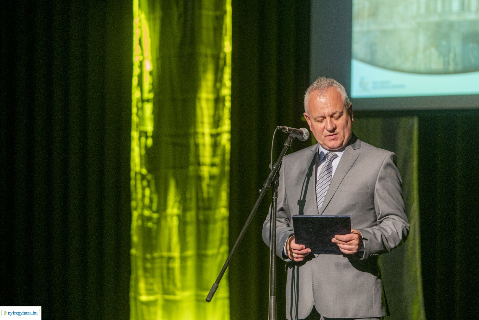 Közszolgálati Tisztviselők Napja