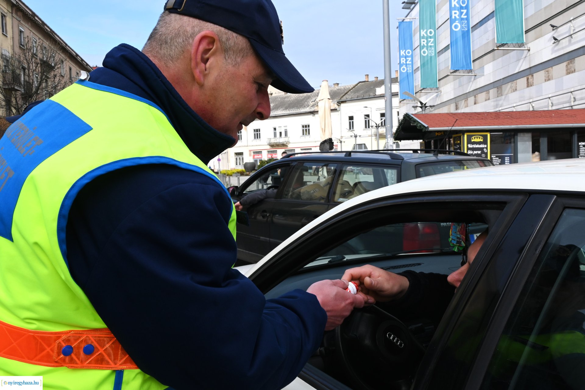 Közterületfelügyelők ellenőrzése a belvárosban