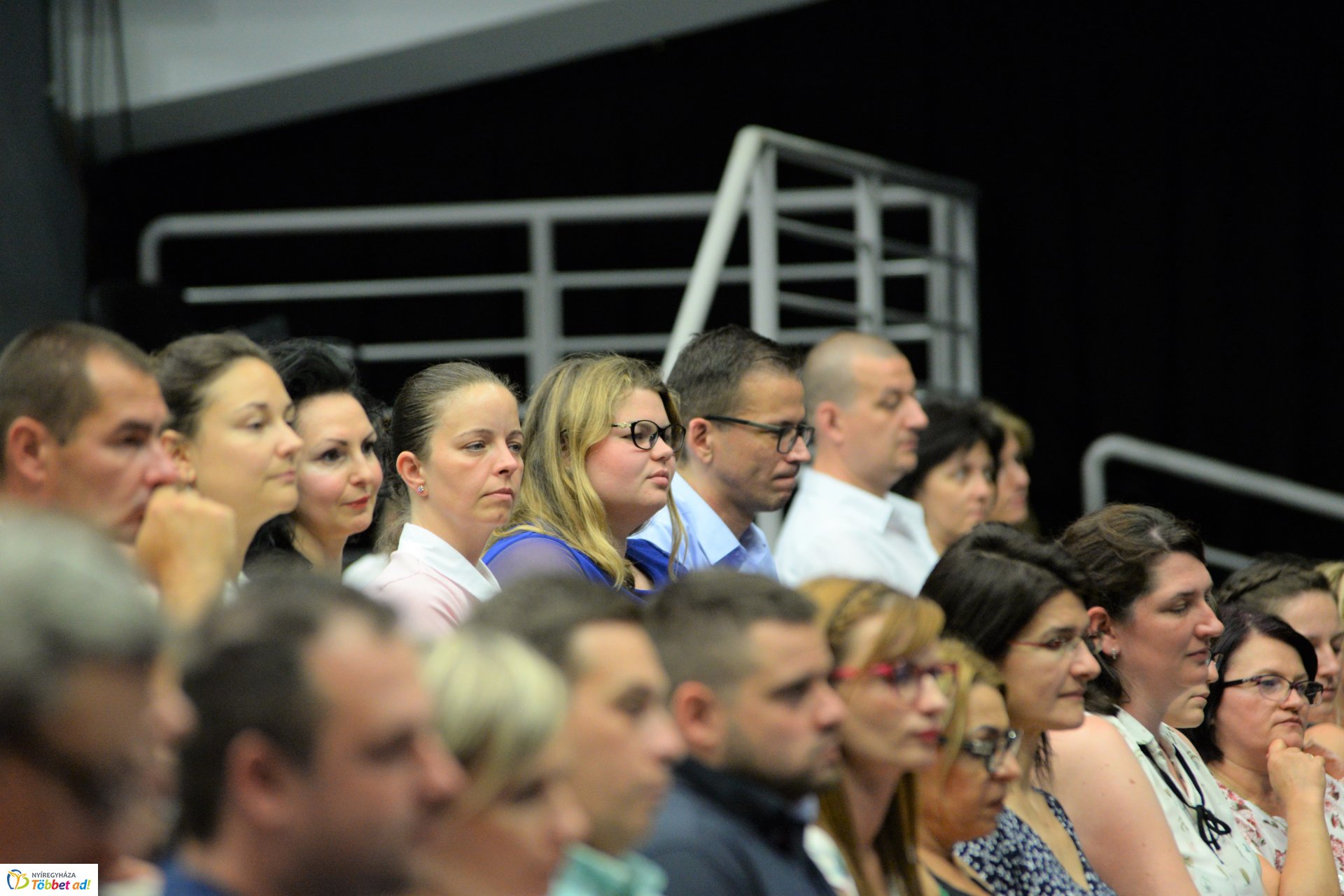 Köztisztviselők naja