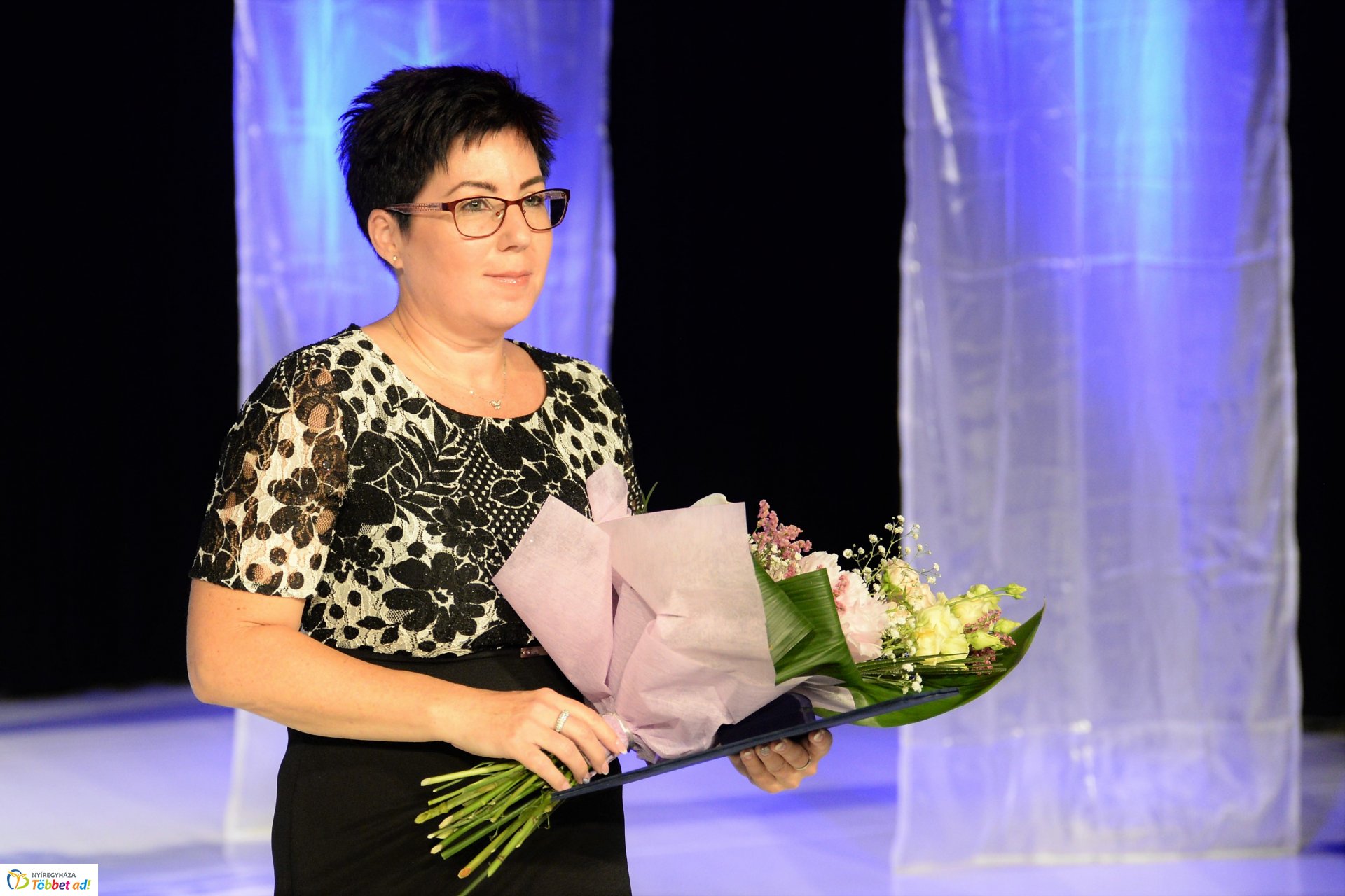 Köztisztviselők naja