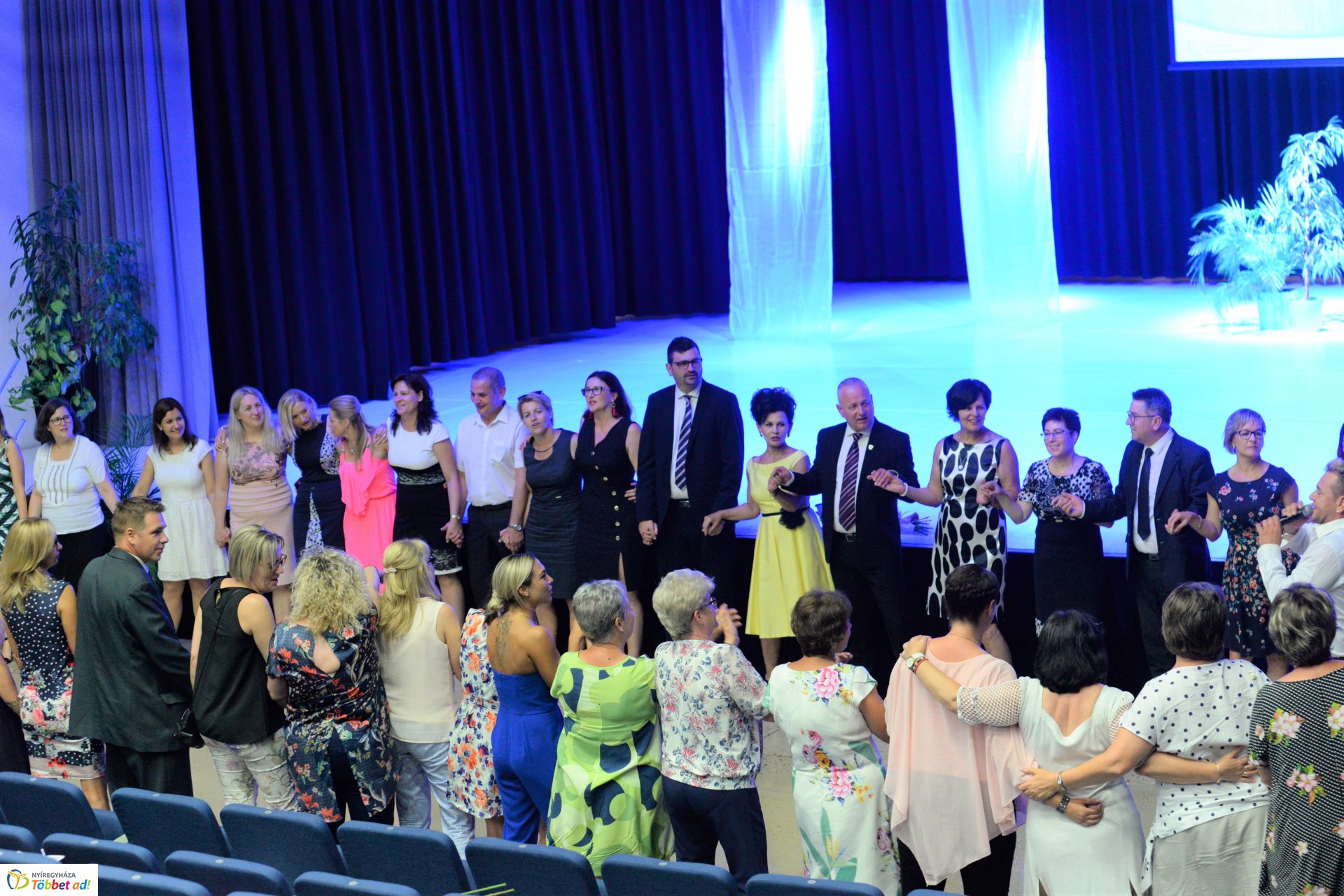 Köztisztviselők naja