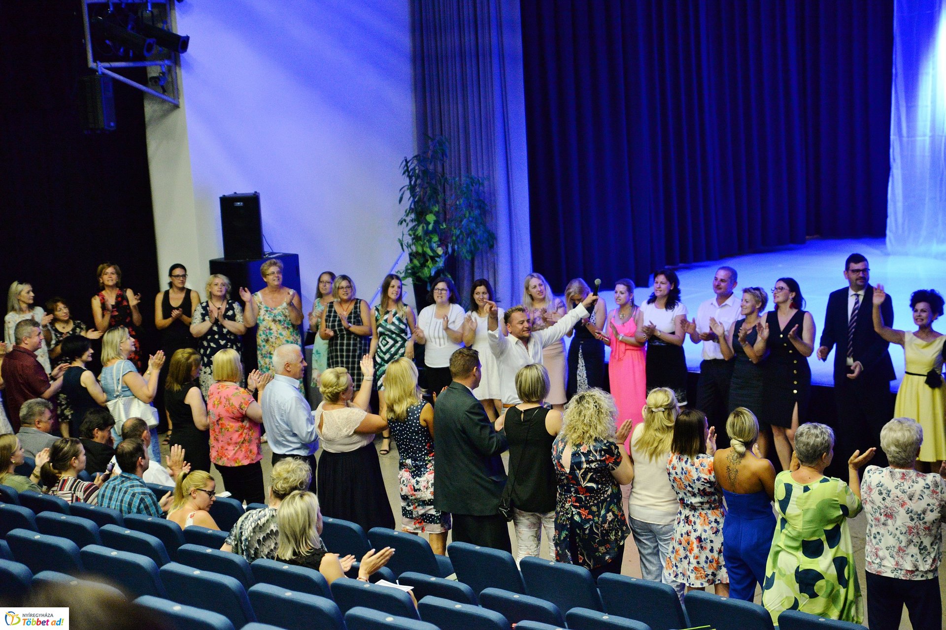 Köztisztviselők naja