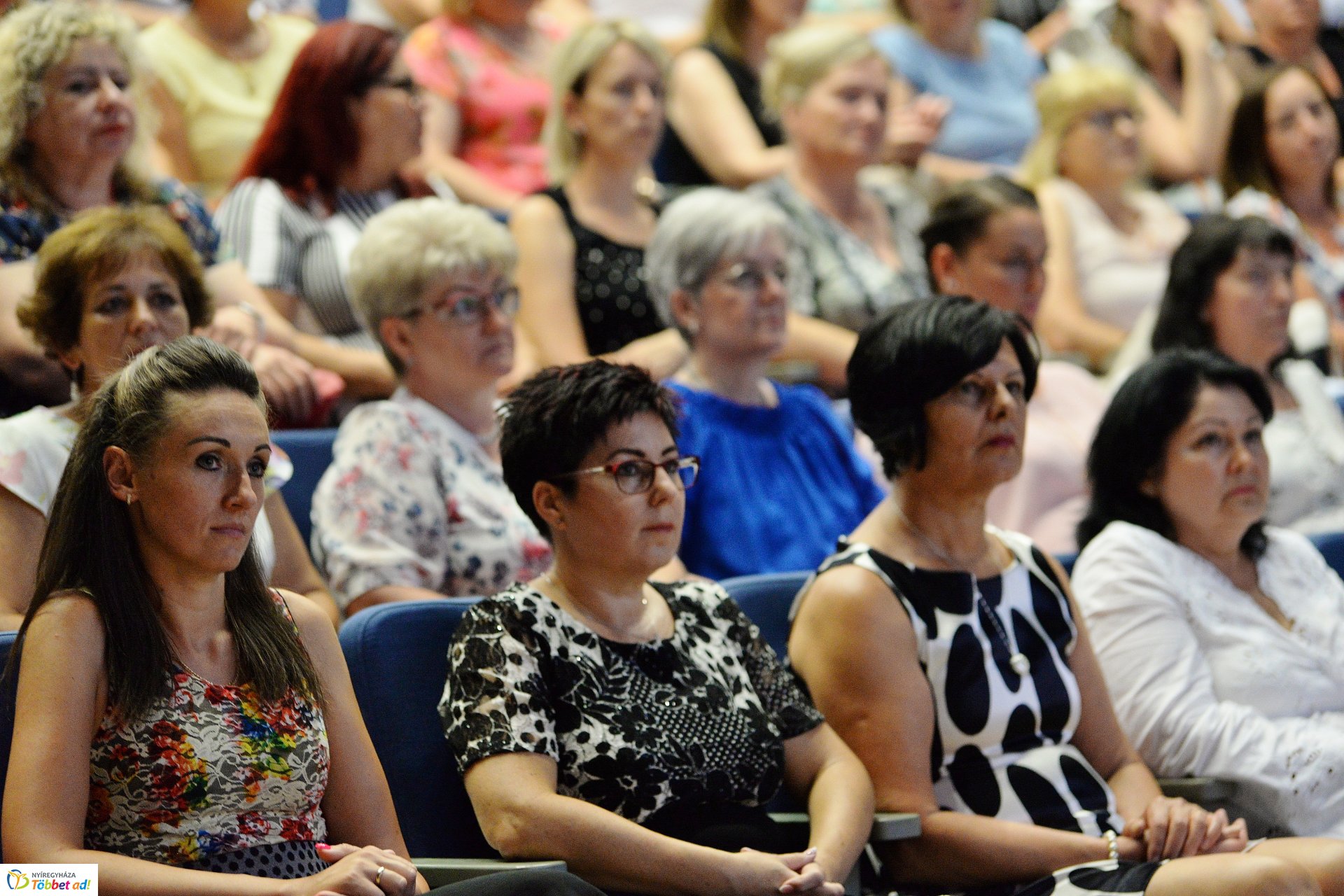 Köztisztviselők naja