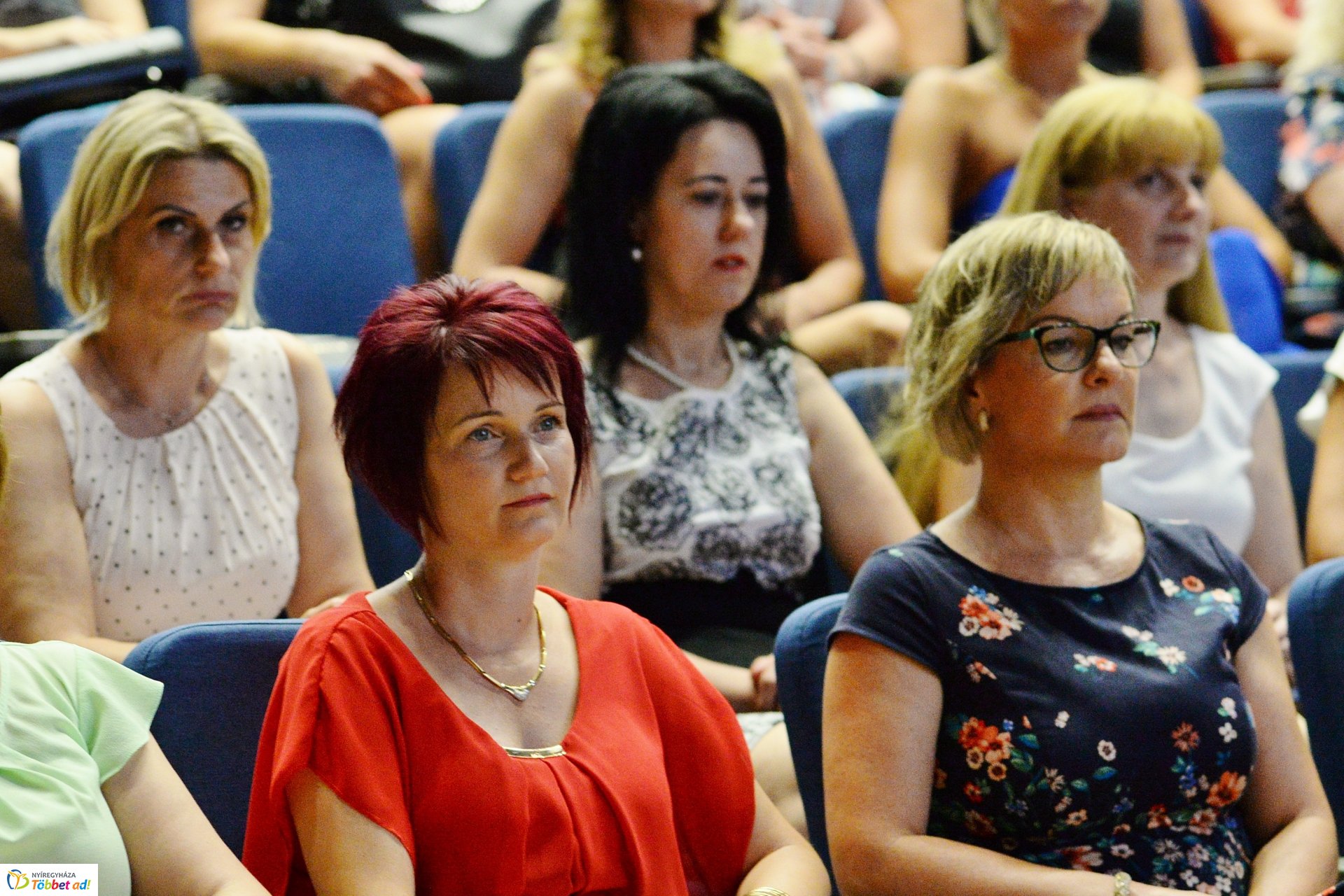 Köztisztviselők naja