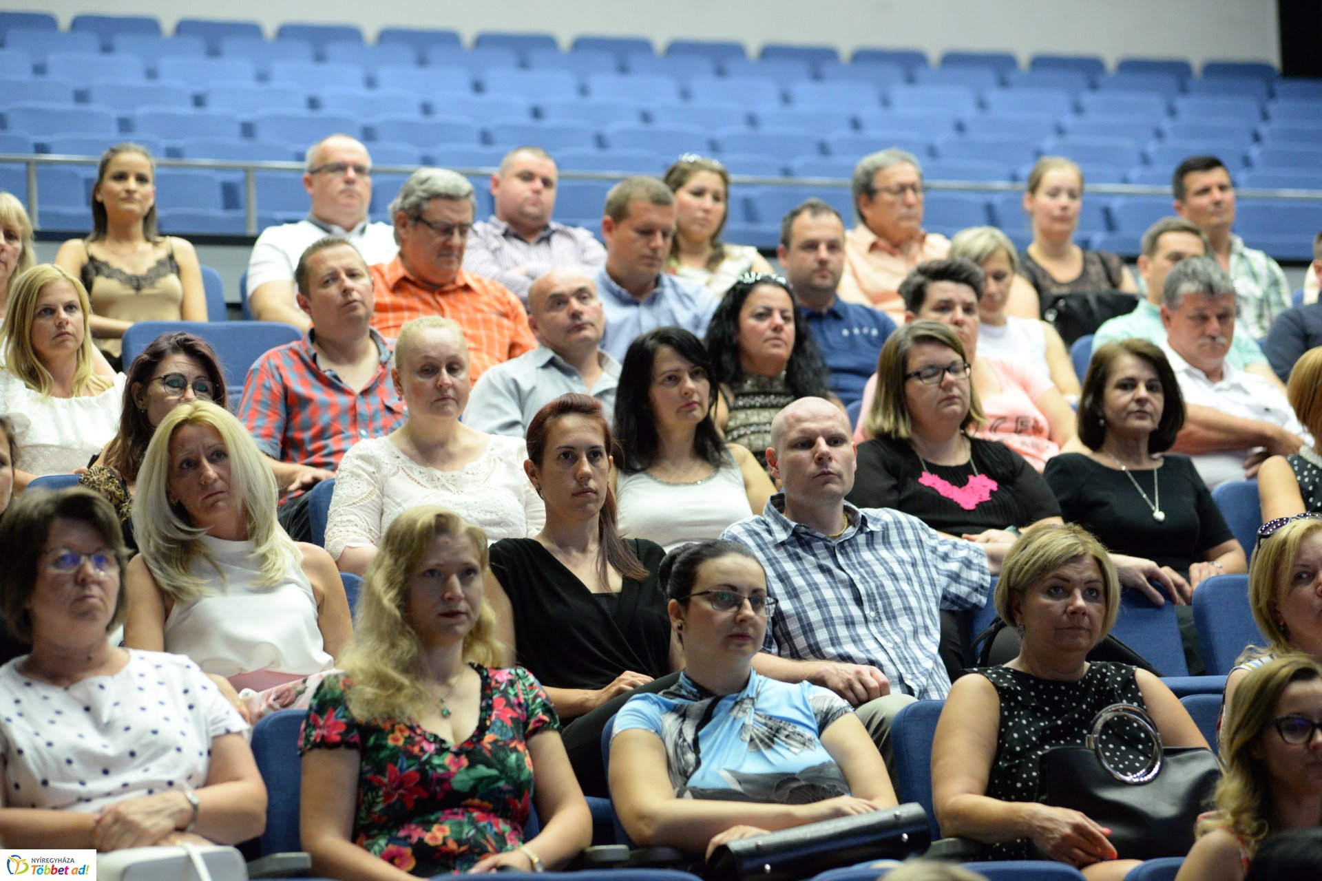 Köztisztviselők naja