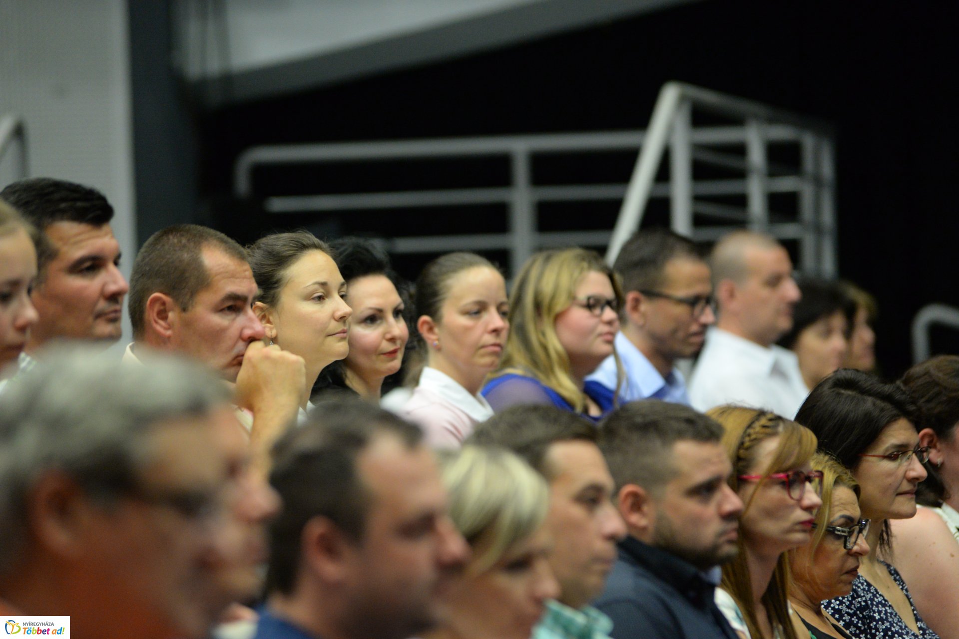 Köztisztviselők naja