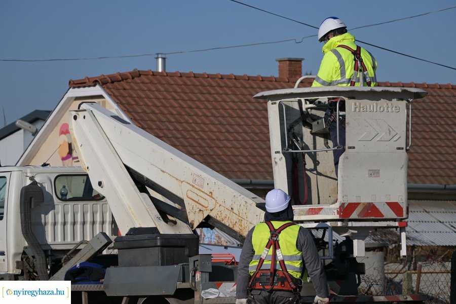 Közvilágítás maradék részének a visszakapcsolása