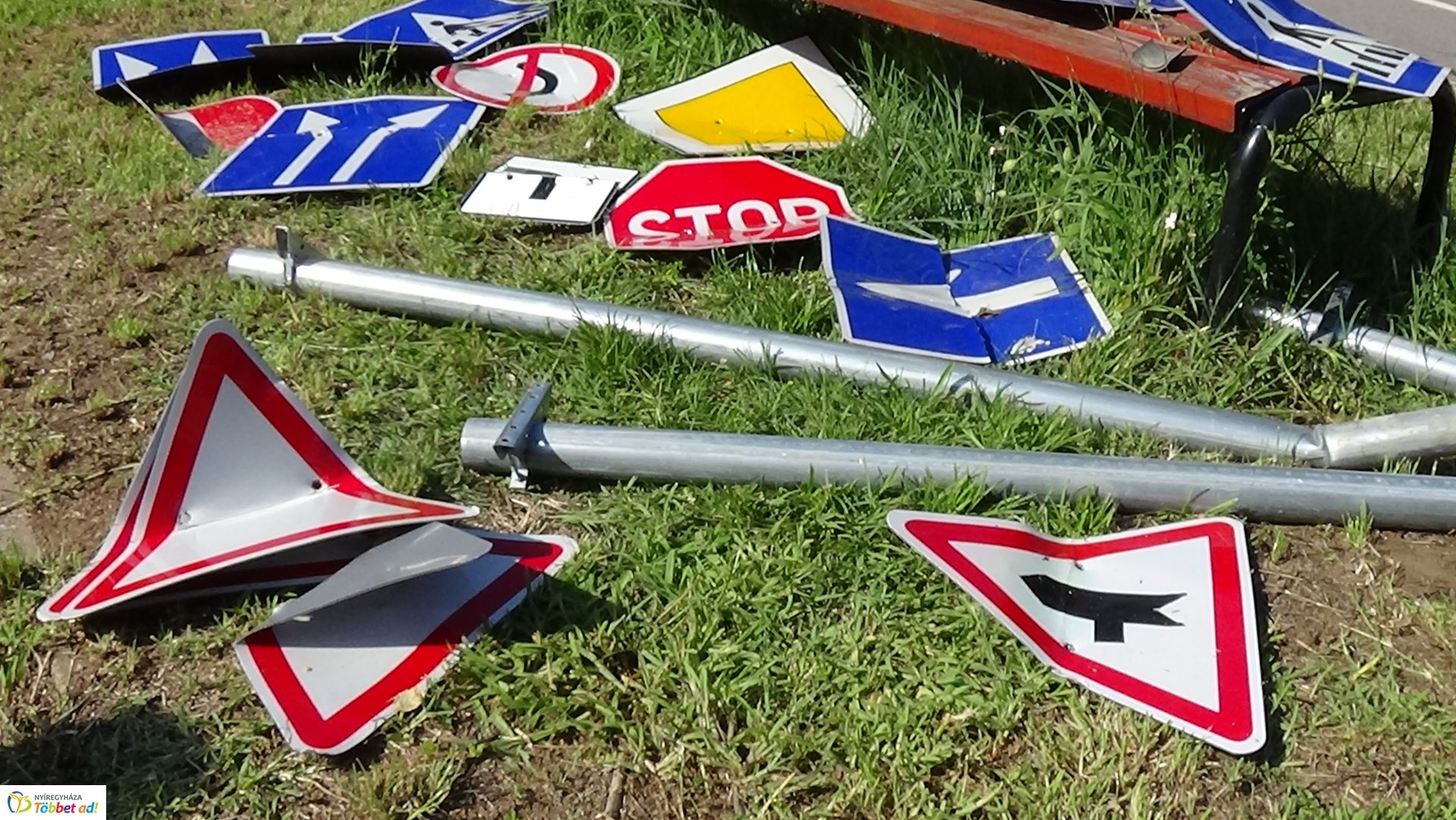 KRESZ-táblákat rongáltak Nyíregyházán