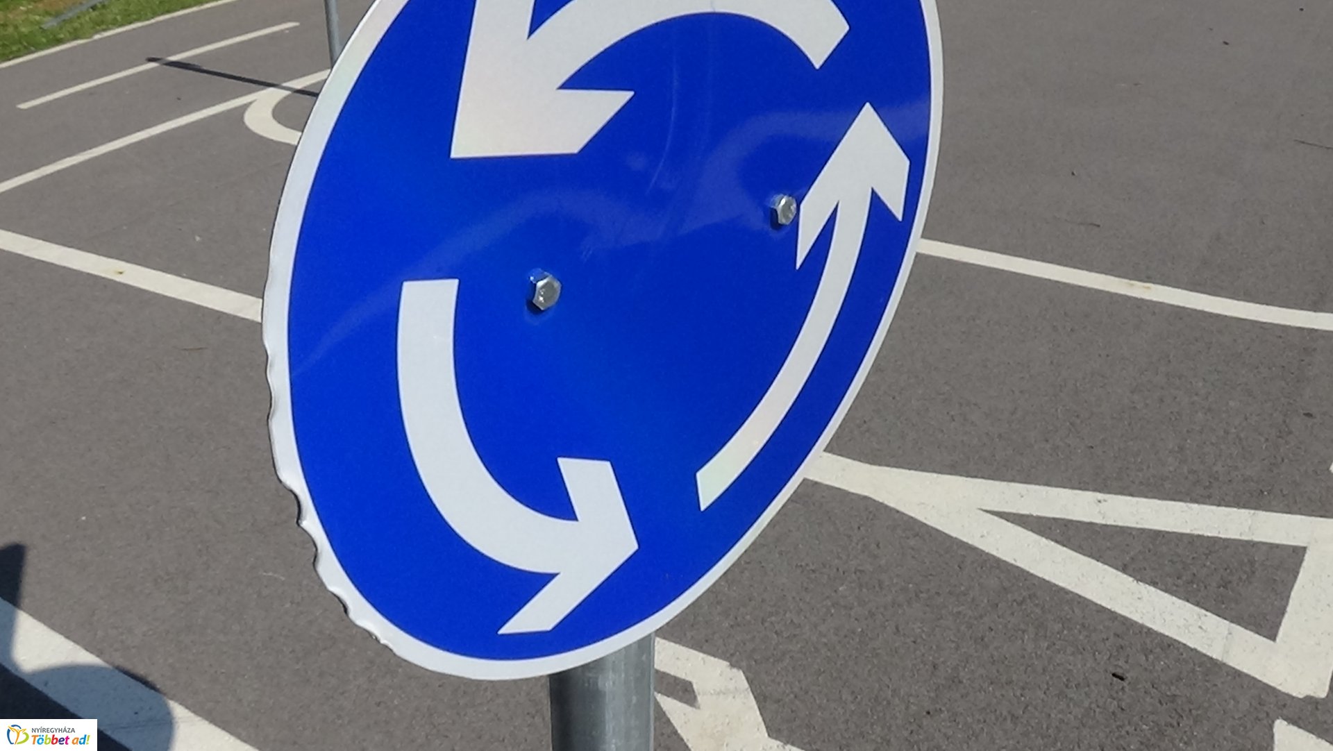 KRESZ-táblákat rongáltak Nyíregyházán